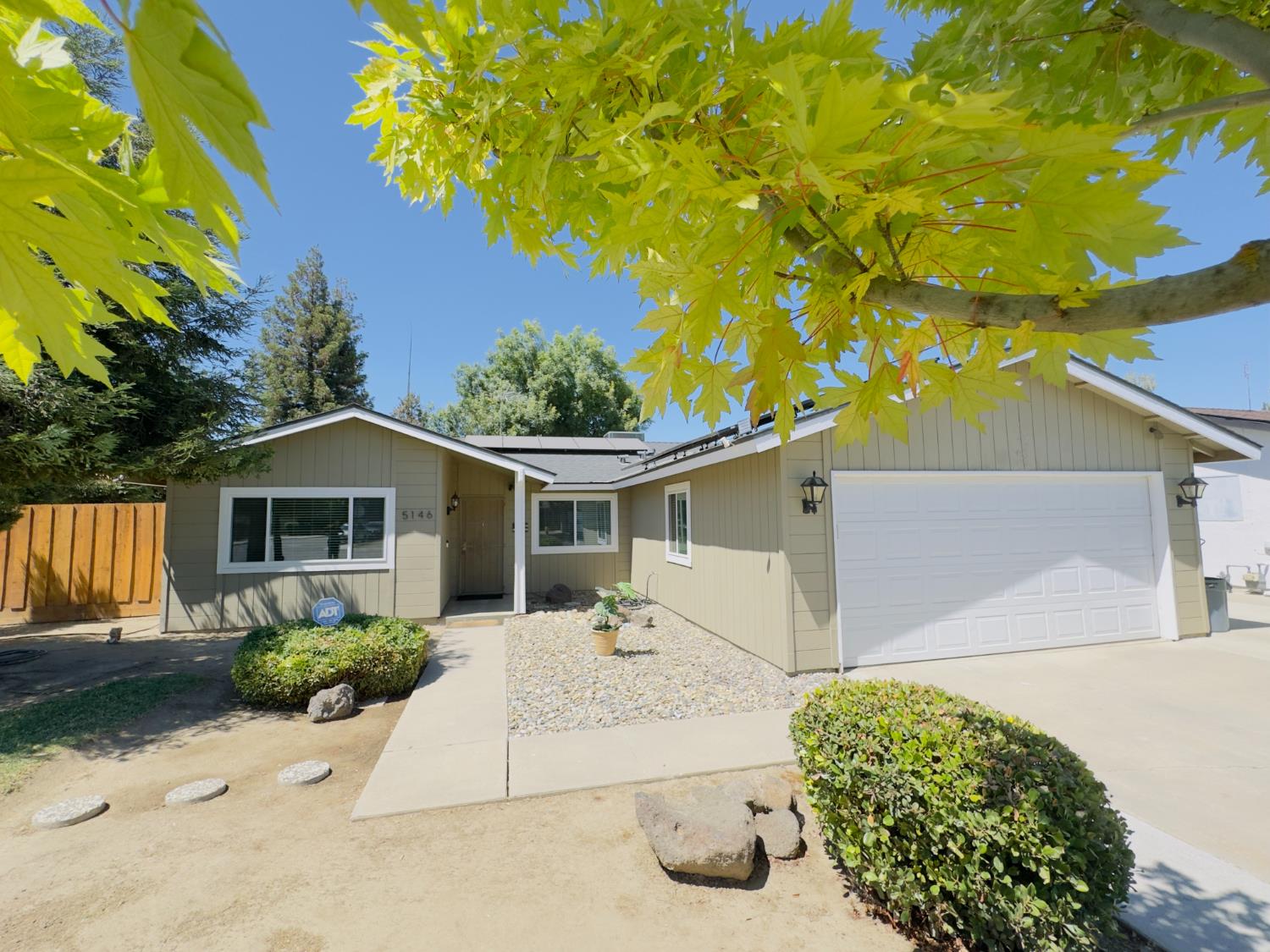5146 W Dartmouth, Visalia, CA 93277