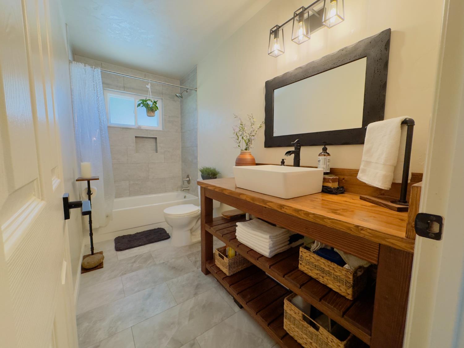 5146 W Dartmouth, Visalia, CA 93277