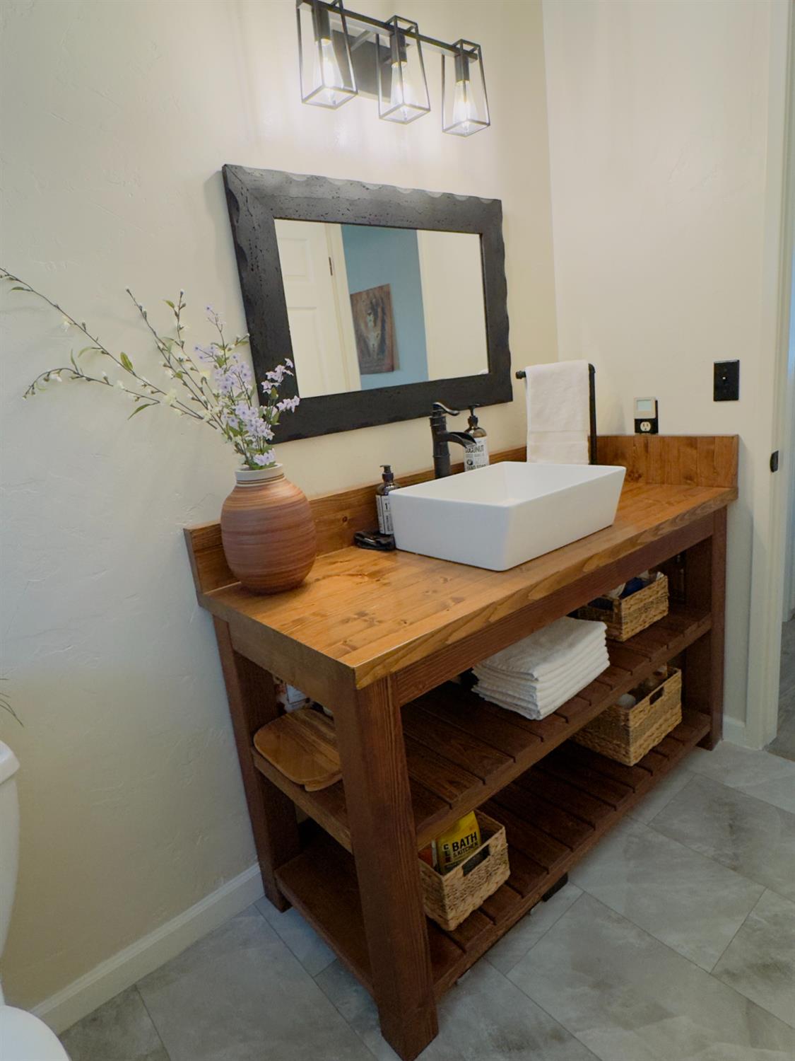5146 W Dartmouth, Visalia, CA 93277