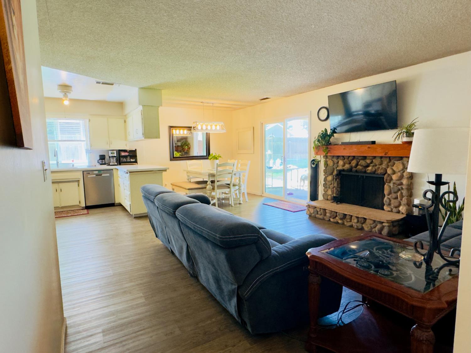 5146 W Dartmouth, Visalia, CA 93277