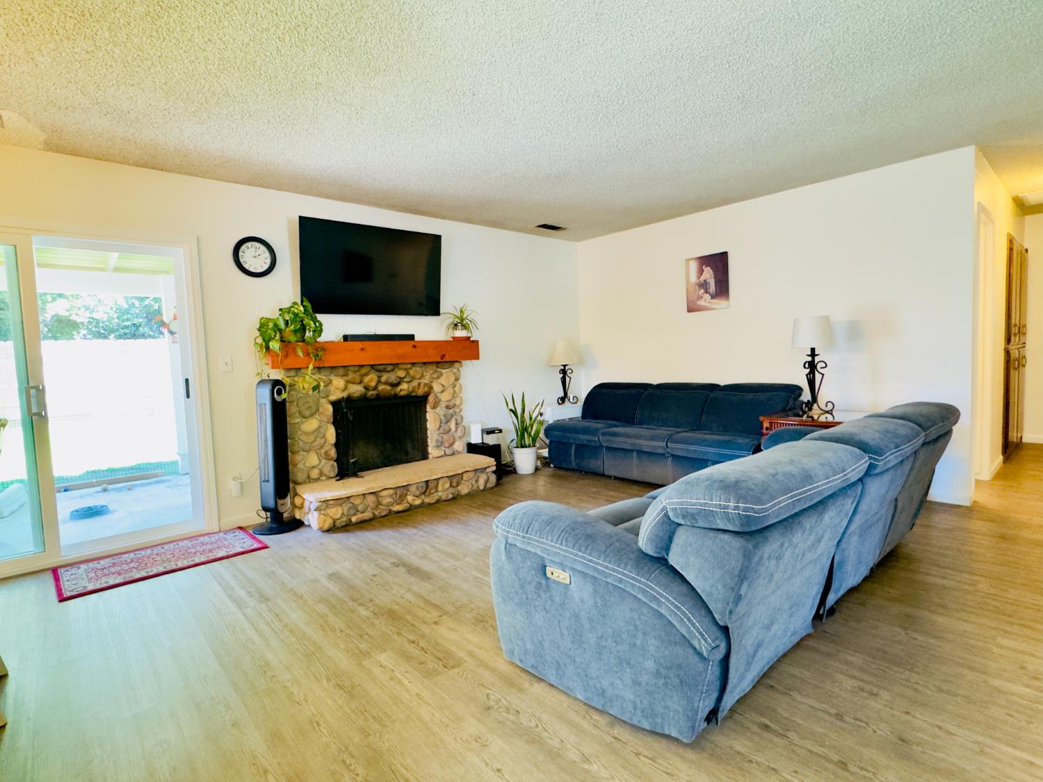 5146 W Dartmouth, Visalia, CA 93277