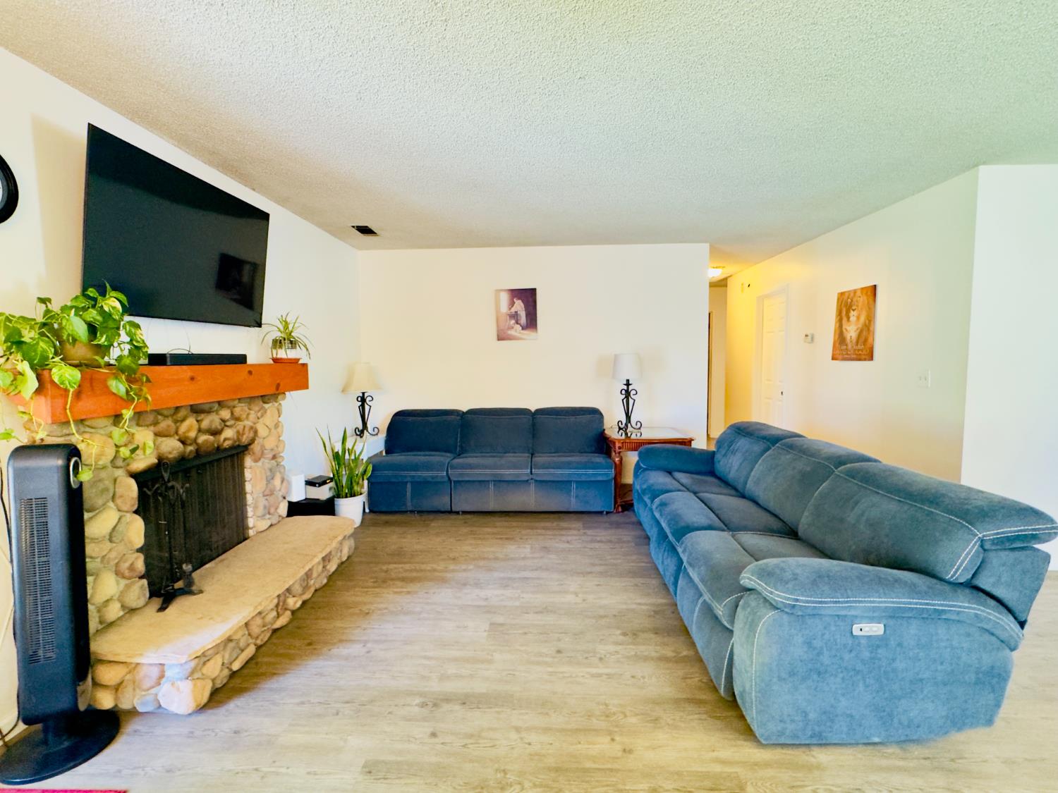 5146 W Dartmouth, Visalia, CA 93277