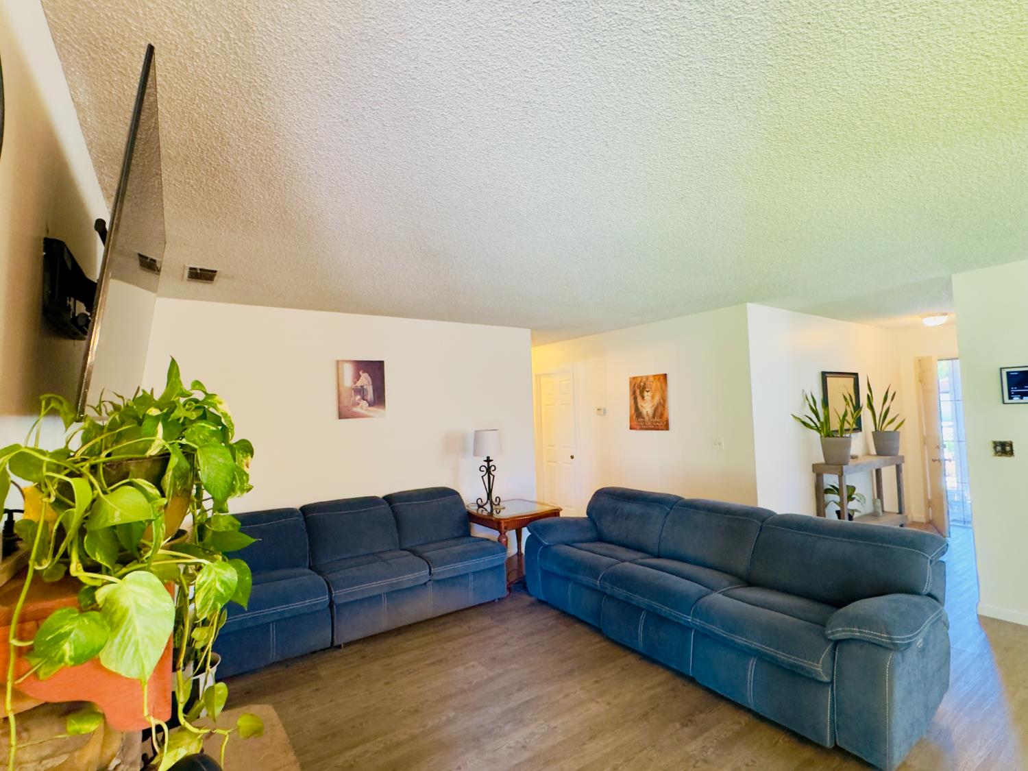 5146 W Dartmouth, Visalia, CA 93277