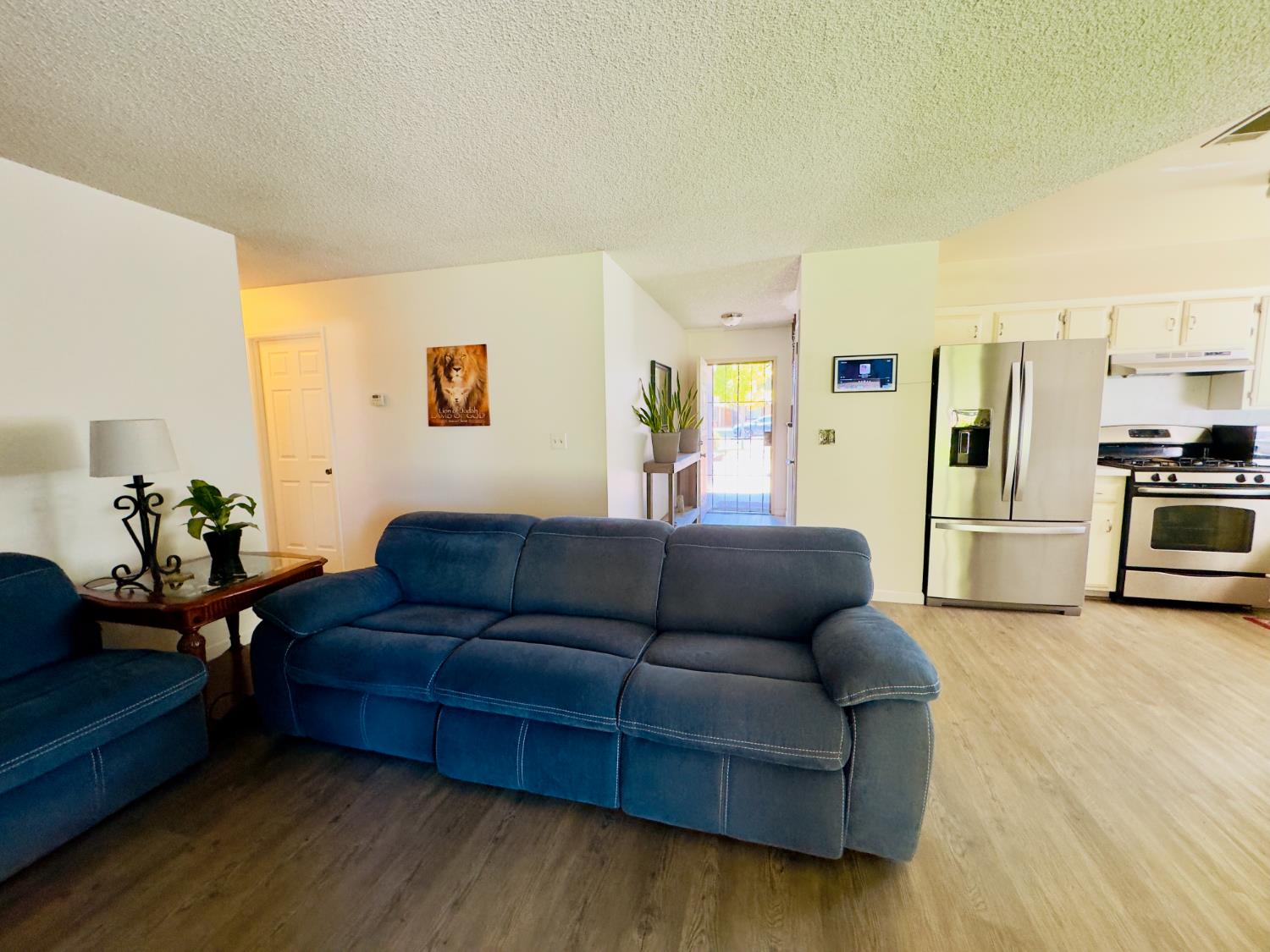 5146 W Dartmouth, Visalia, CA 93277