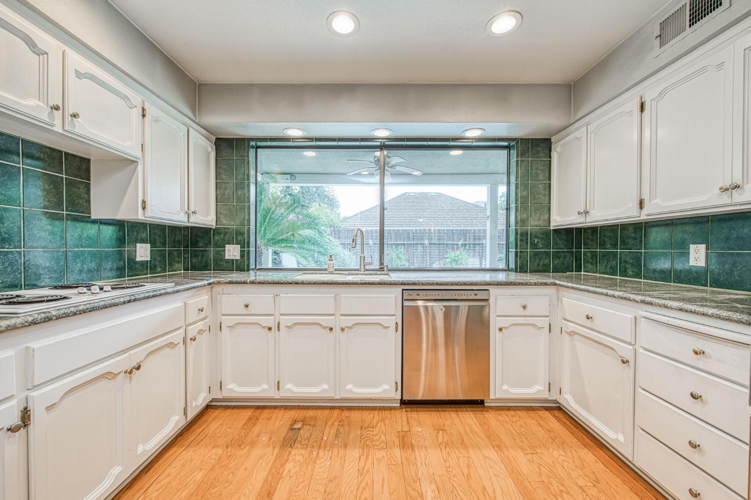 5284 N Pleasant Ave, Fresno, CA 93711
