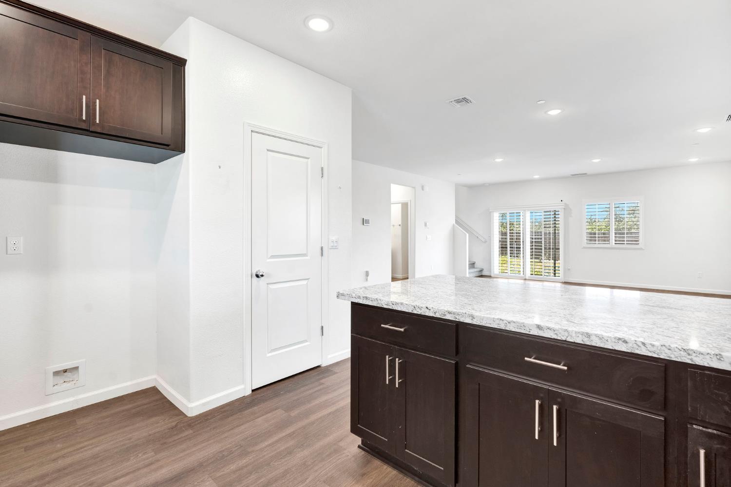 1382 Shoreline Dr, Madera, CA 93637