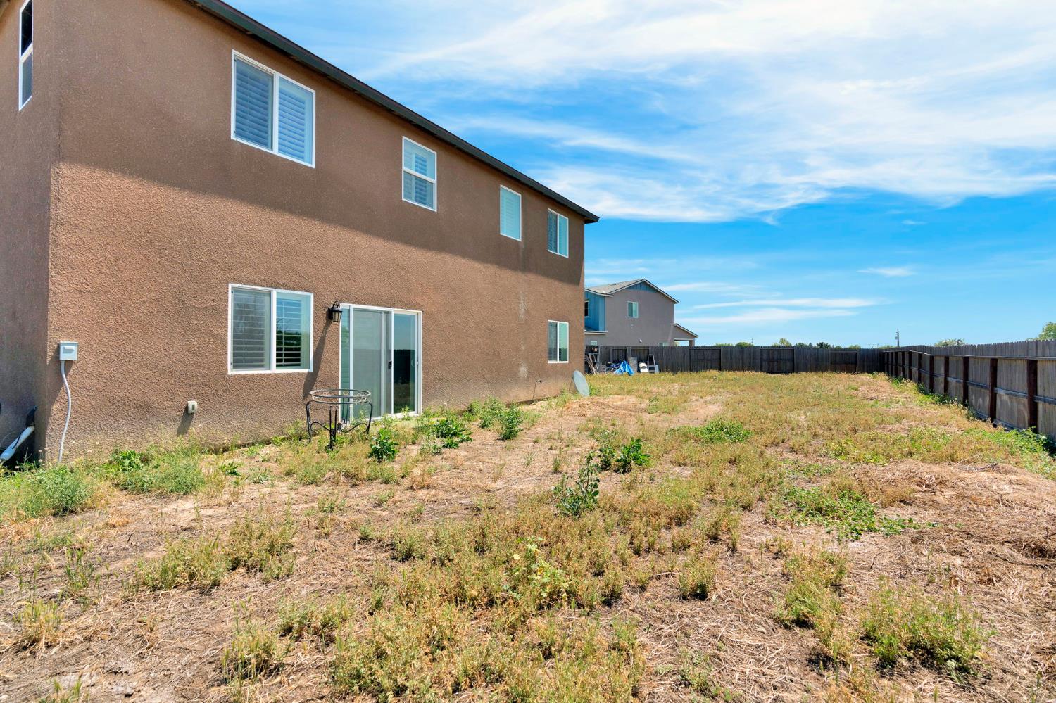 1382 Shoreline Dr, Madera, CA 93637