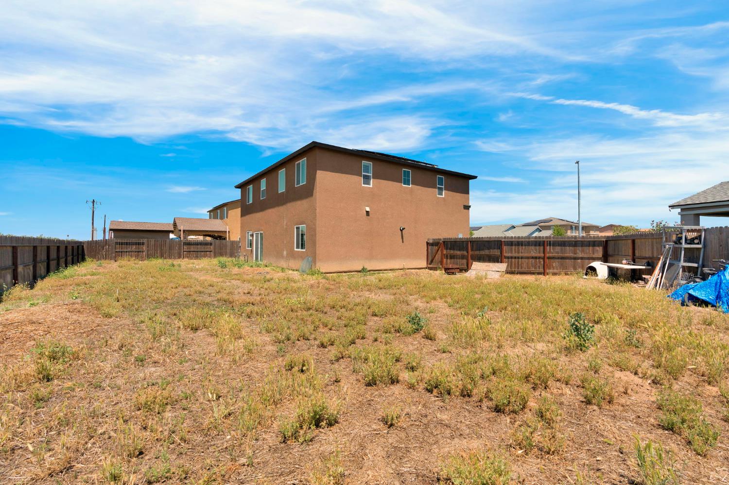 1382 Shoreline Dr, Madera, CA 93637