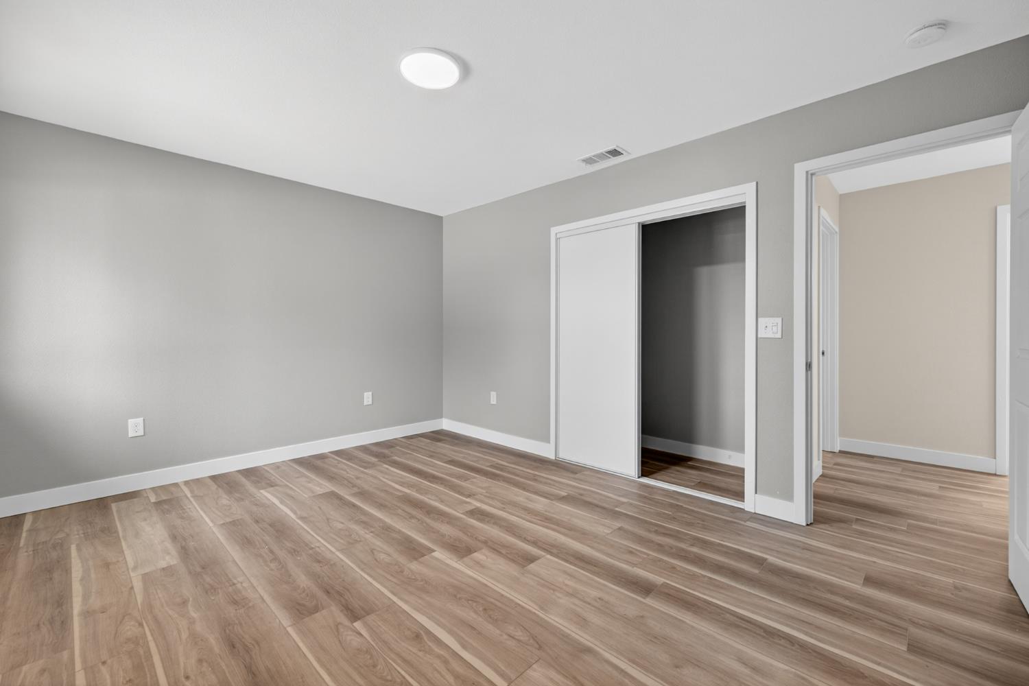 1433 E Richert Ave, Fresno, CA 93704