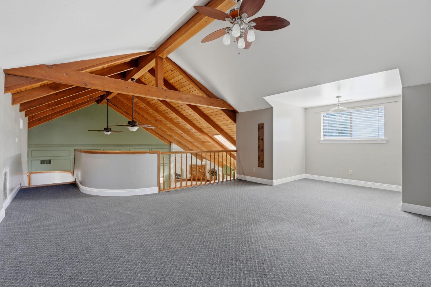 1203 N Tommy Ct, Visalia, CA 93291