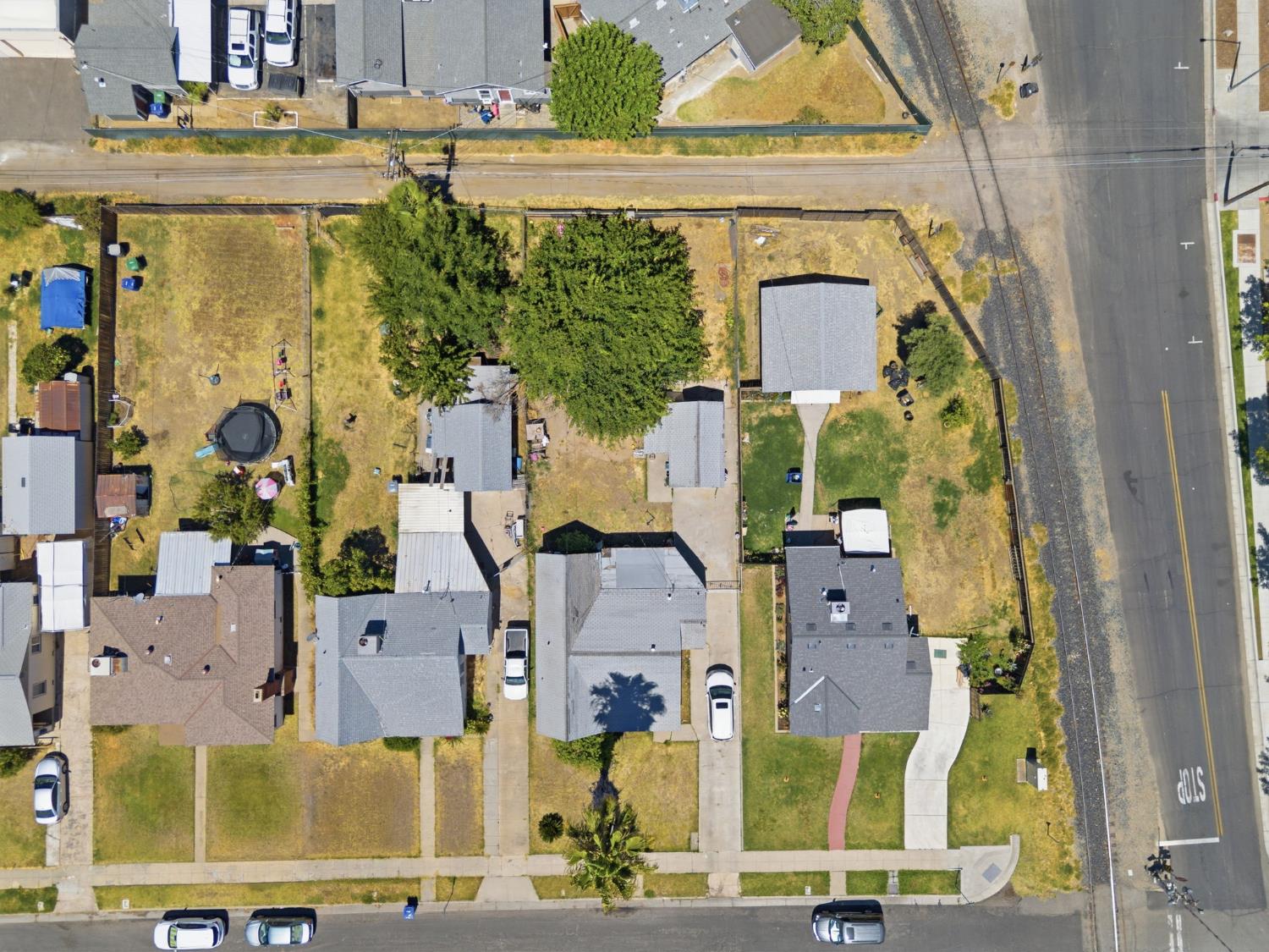 405 N G St, Madera, CA 93637