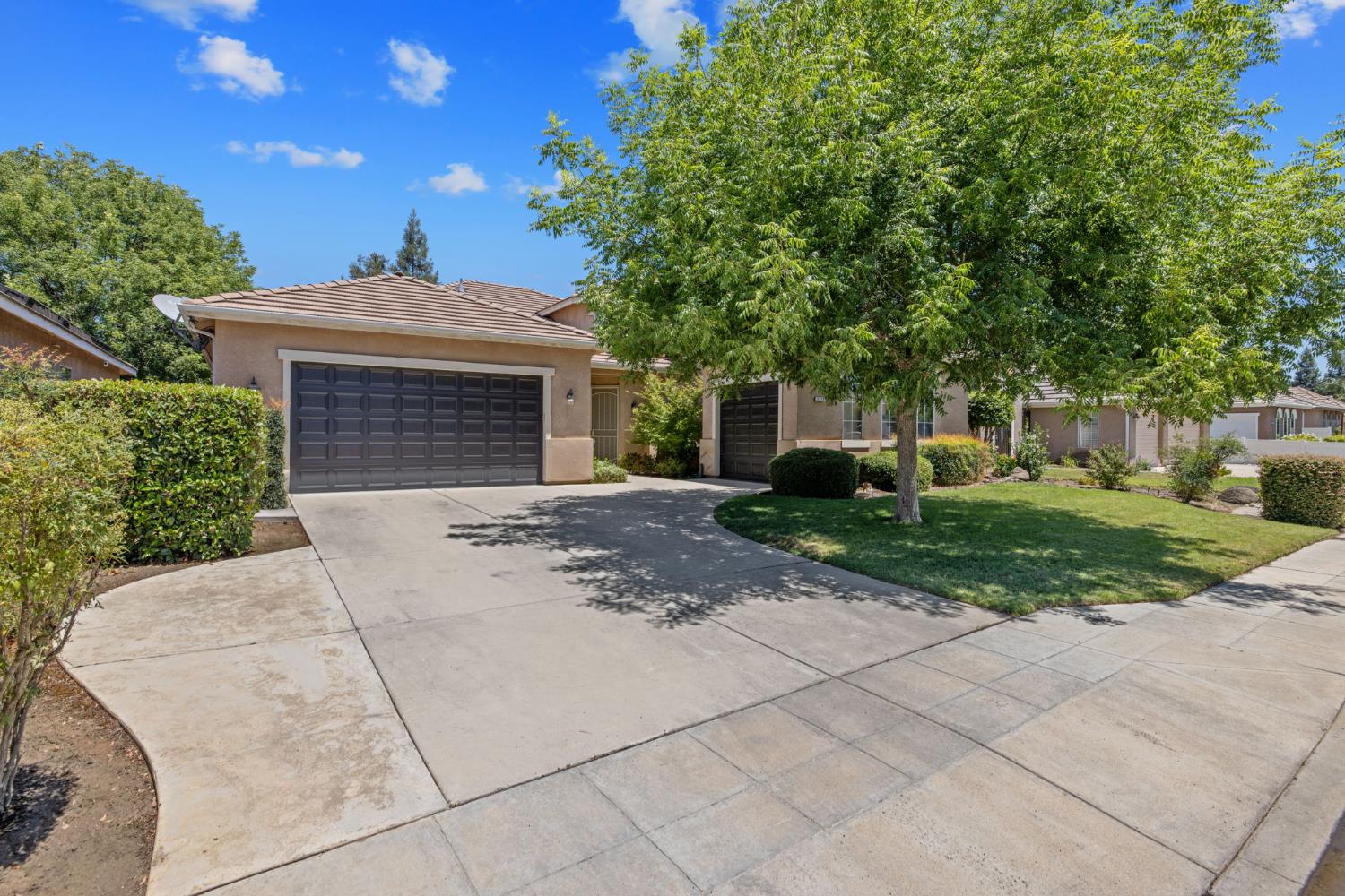2715 Bellaire Ave, Clovis, CA 93611