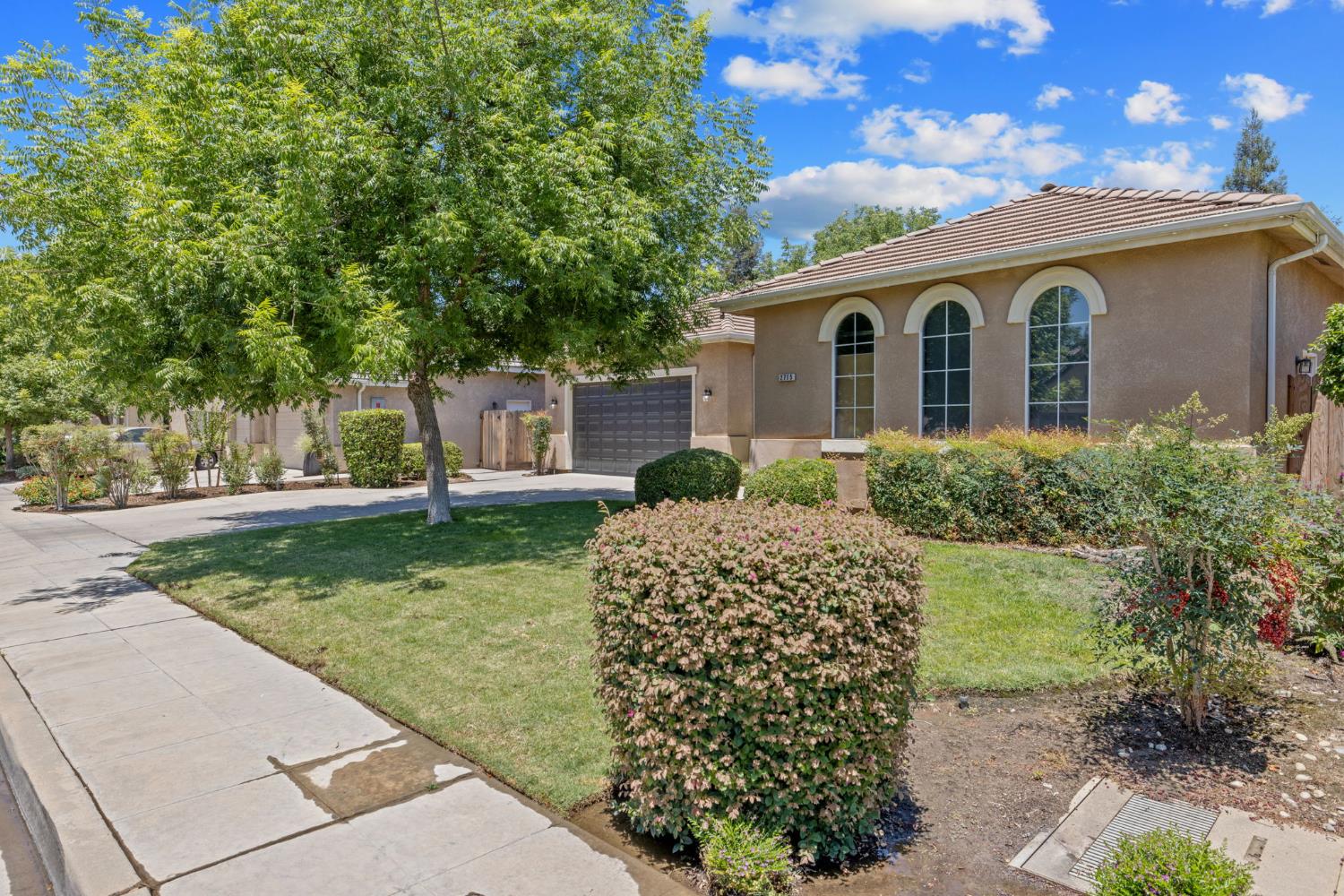 2715 Bellaire Ave, Clovis, CA 93611