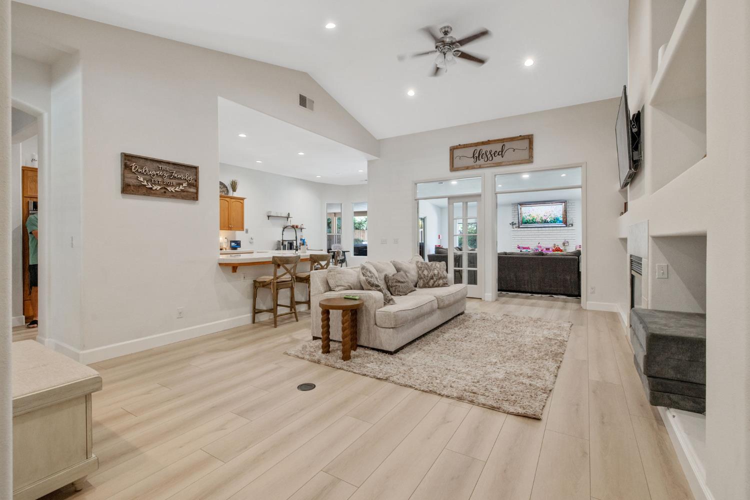 2715 Bellaire Ave, Clovis, CA 93611