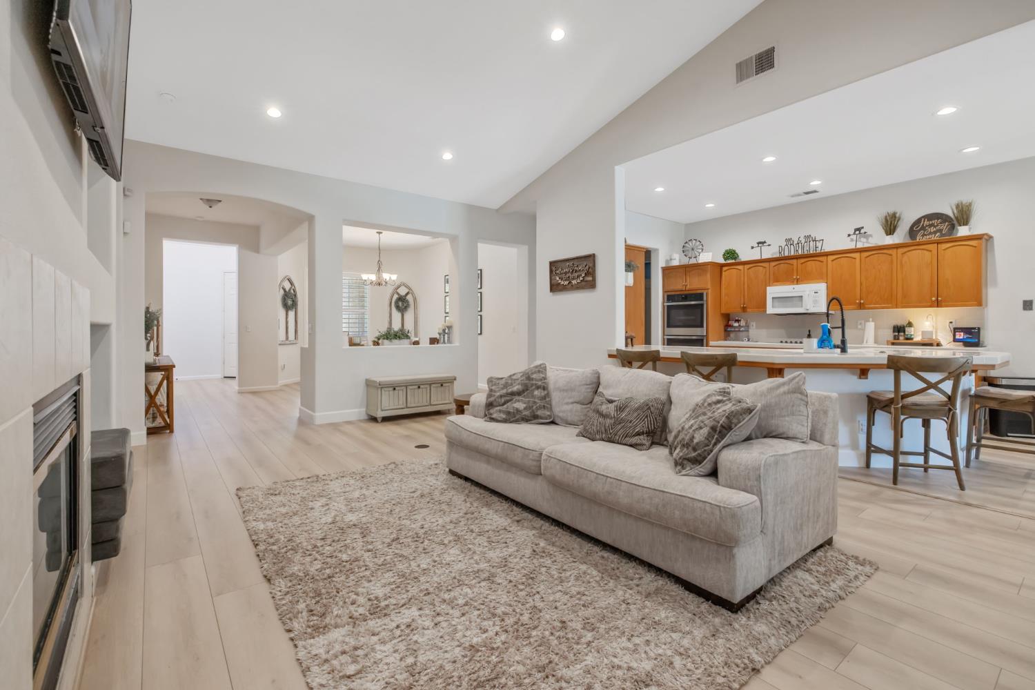 2715 Bellaire Ave, Clovis, CA 93611