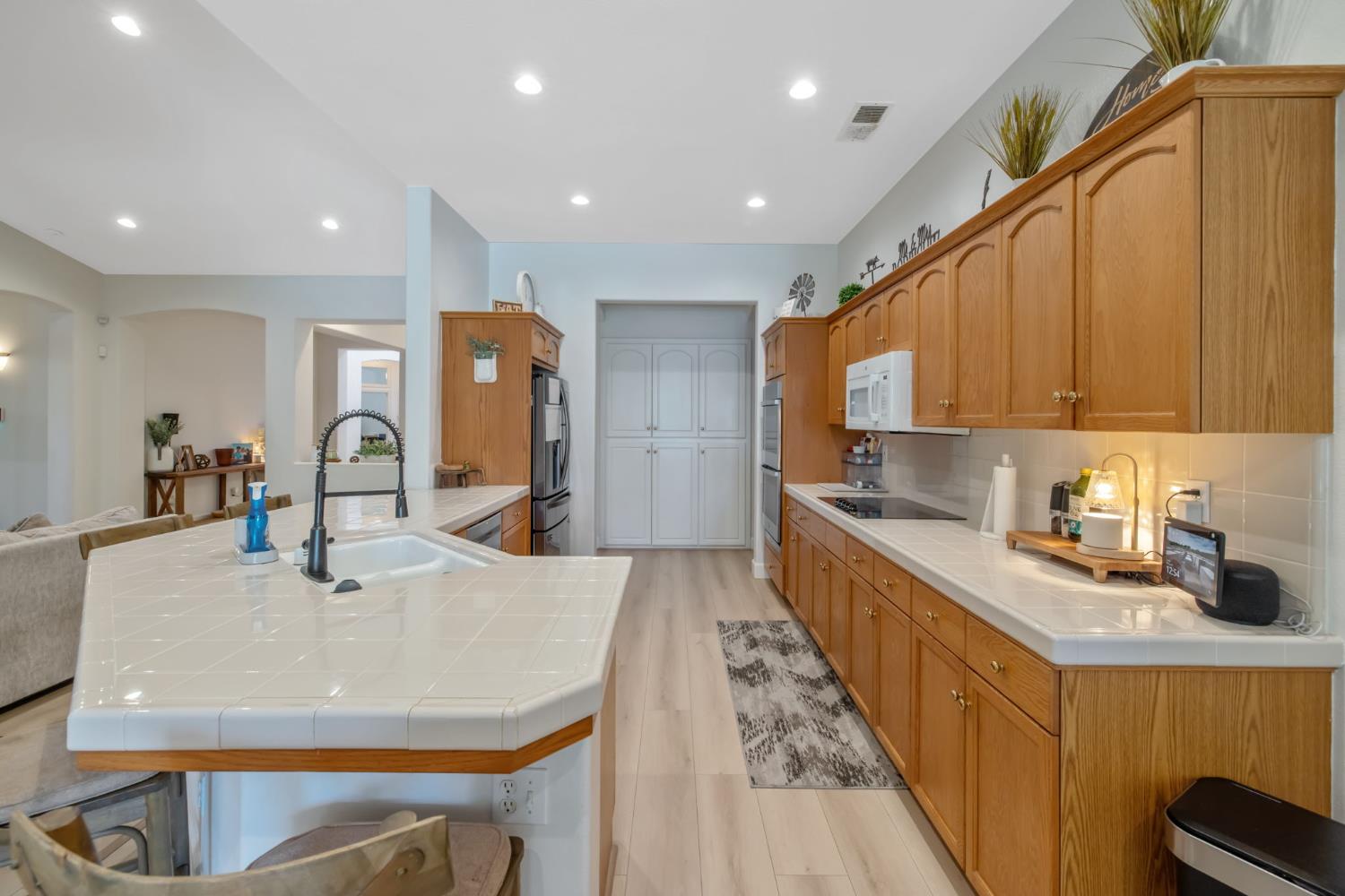 2715 Bellaire Ave, Clovis, CA 93611