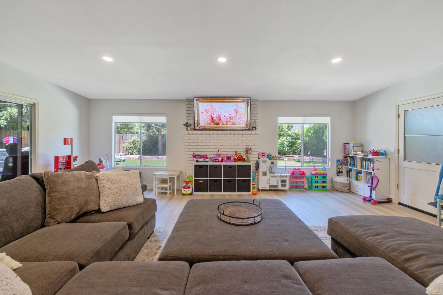 2715 Bellaire Ave, Clovis, CA 93611