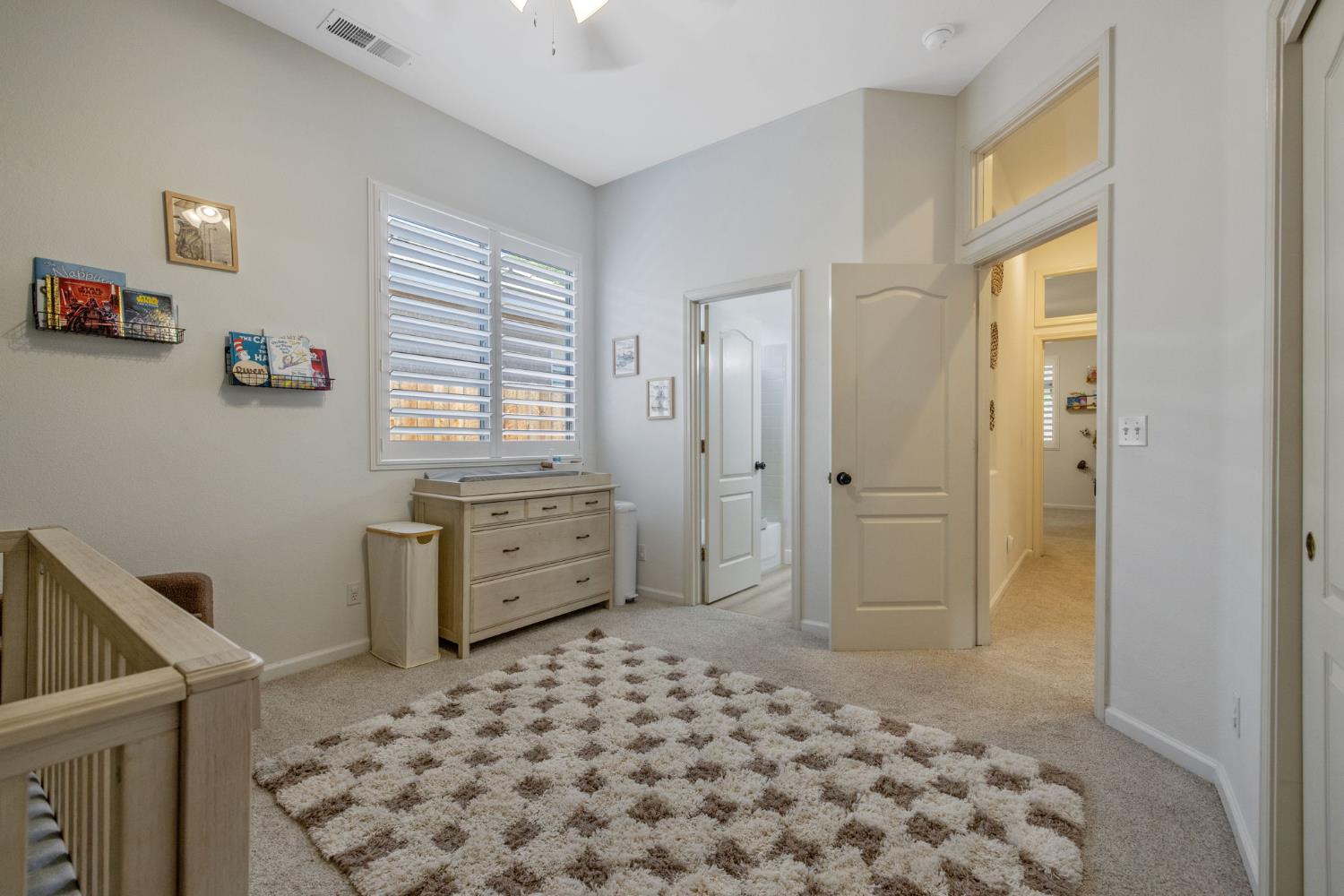 2715 Bellaire Ave, Clovis, CA 93611