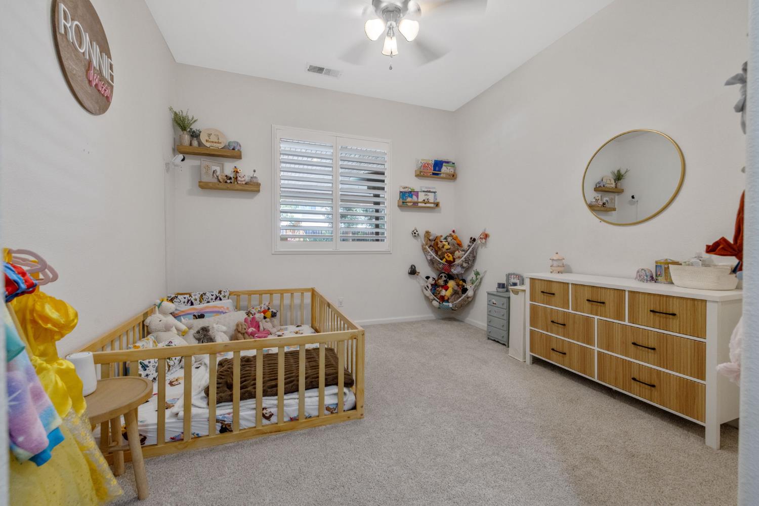 2715 Bellaire Ave, Clovis, CA 93611