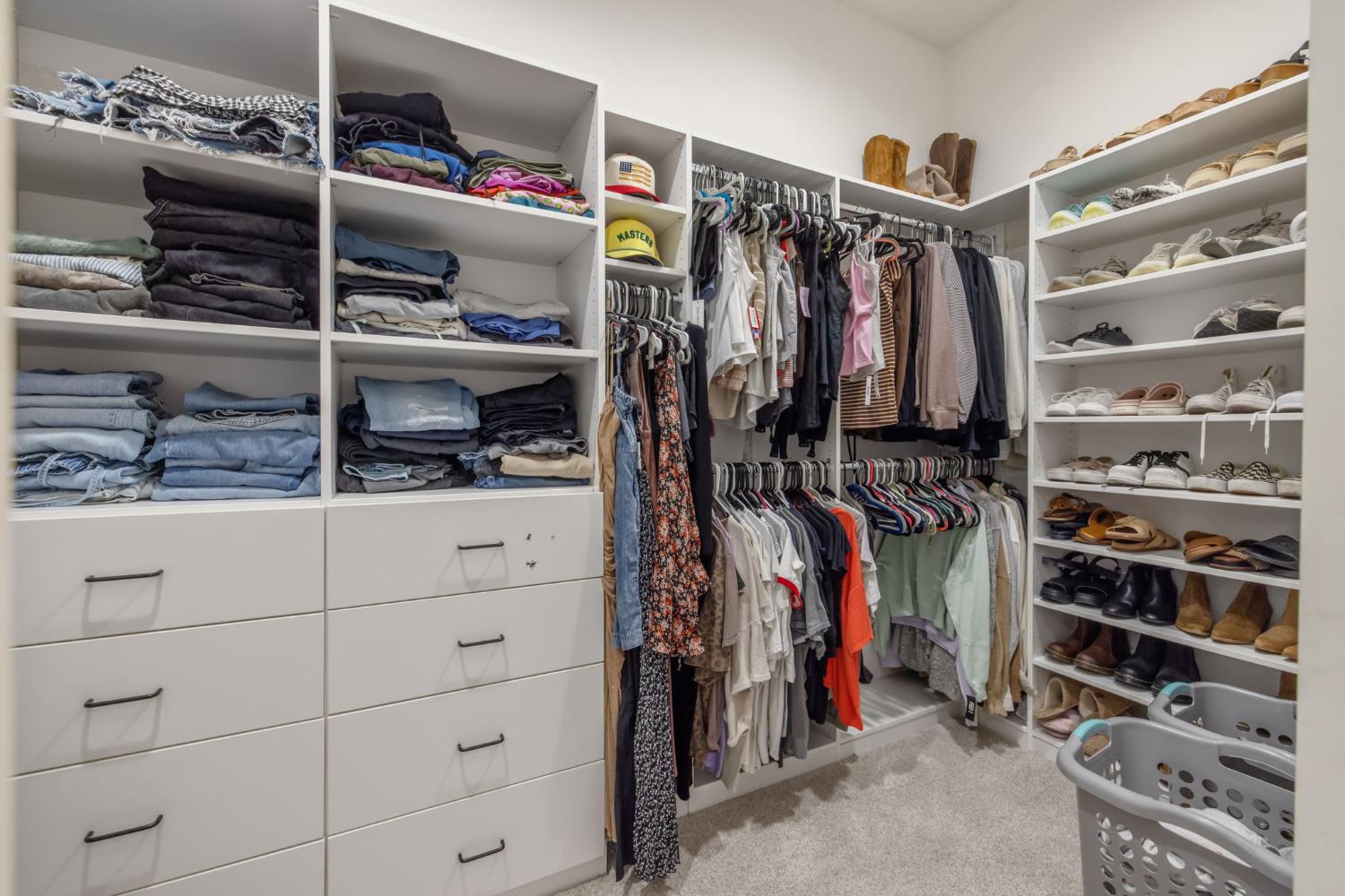 2715 Bellaire Ave, Clovis, CA 93611