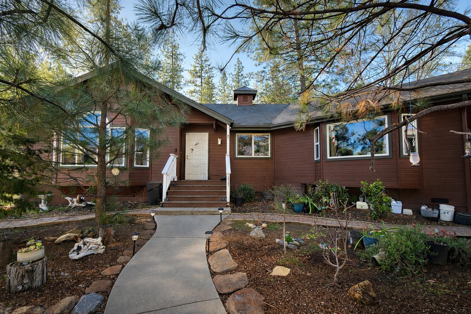 56261 Manzanita Lake Dr, North Fork, CA 93643