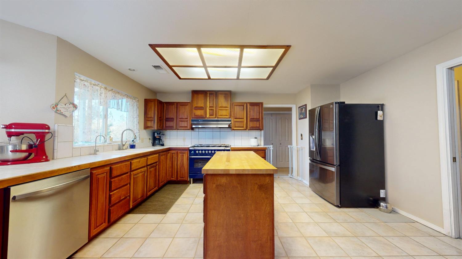 56261 Manzanita Lake Dr, North Fork, CA 93643