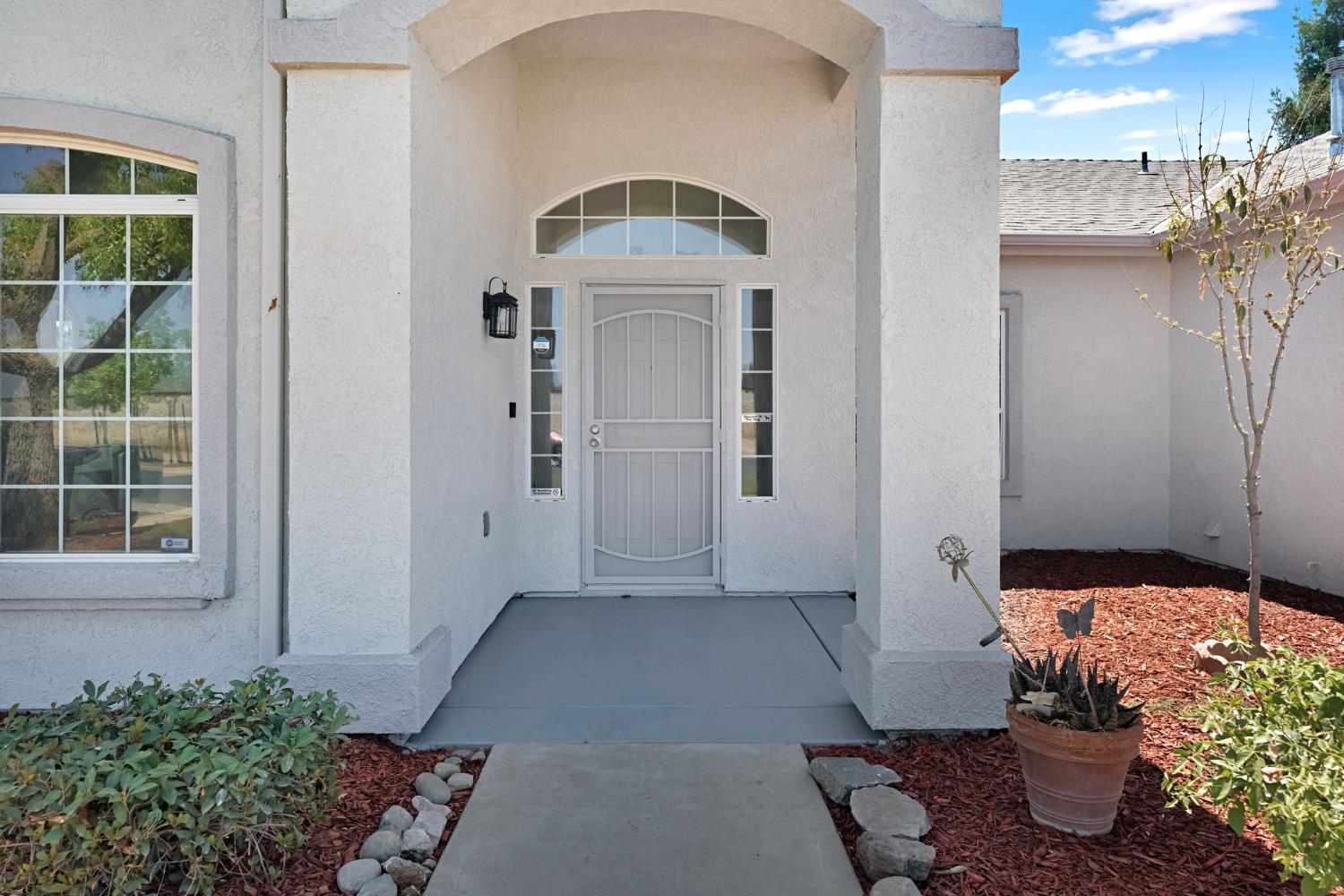 1742 Acacia Ave, Sanger, CA 93657