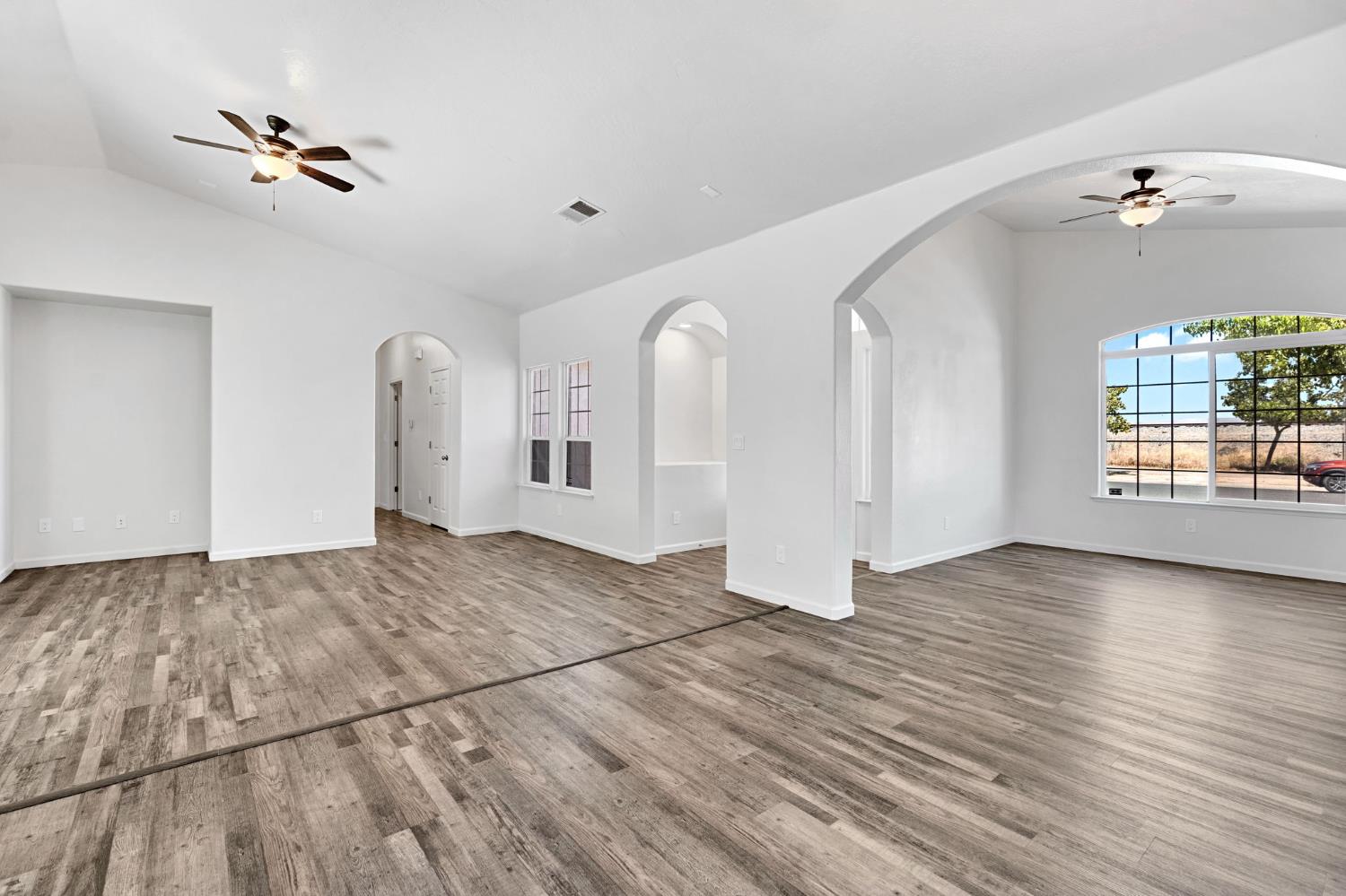 1742 Acacia Ave, Sanger, CA 93657