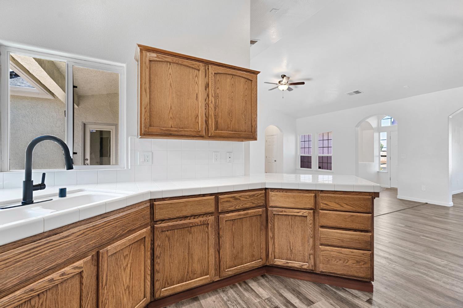 1742 Acacia Ave, Sanger, CA 93657