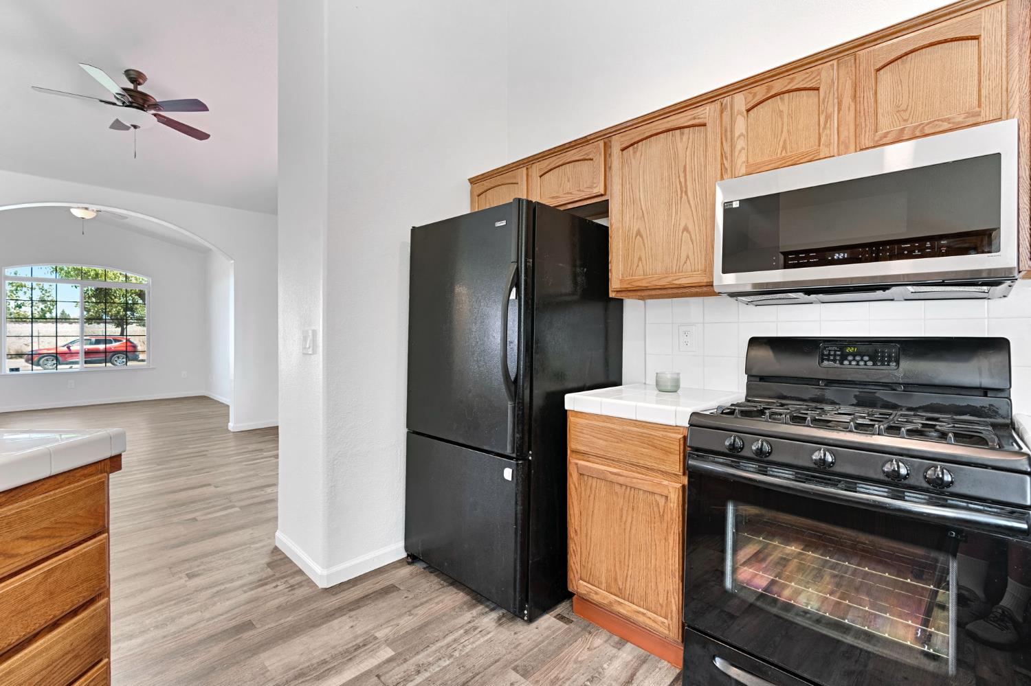 1742 Acacia Ave, Sanger, CA 93657