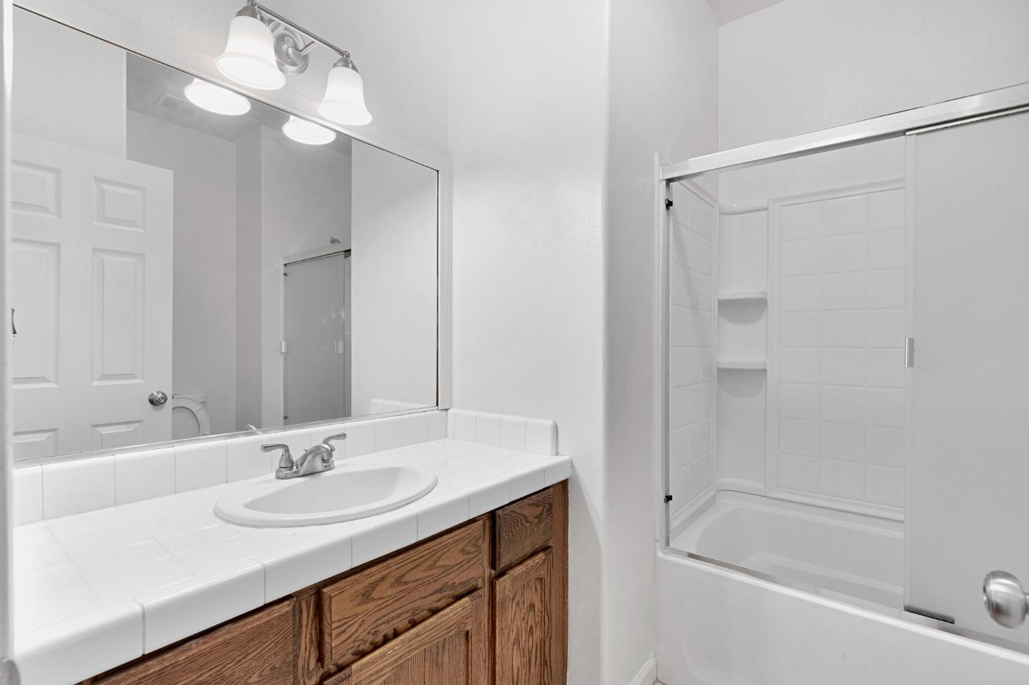 1742 Acacia Ave, Sanger, CA 93657