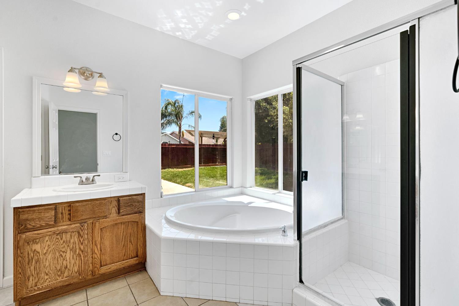 1742 Acacia Ave, Sanger, CA 93657