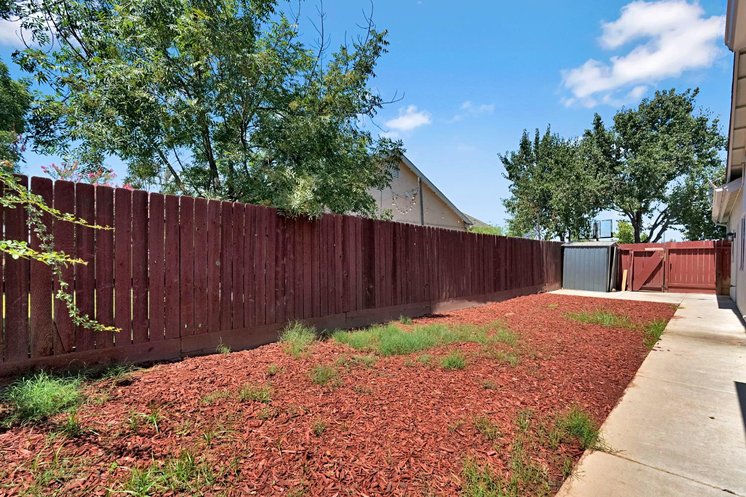 1742 Acacia Ave, Sanger, CA 93657