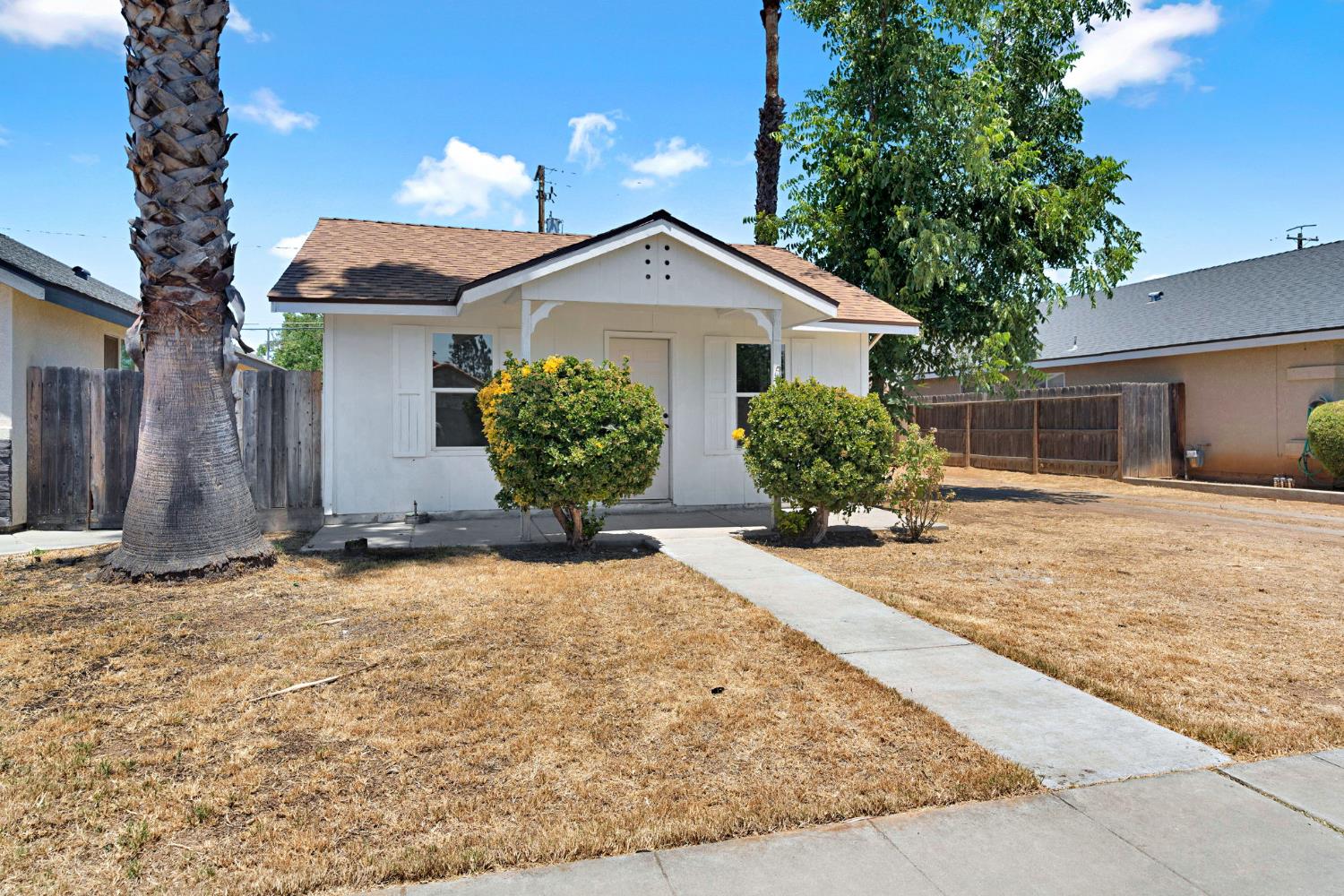 330 W Beechwood Ave, Pinedale, CA 93650