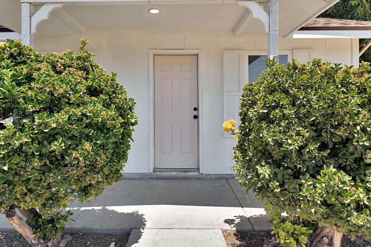 330 W Beechwood Ave, Pinedale, CA 93650