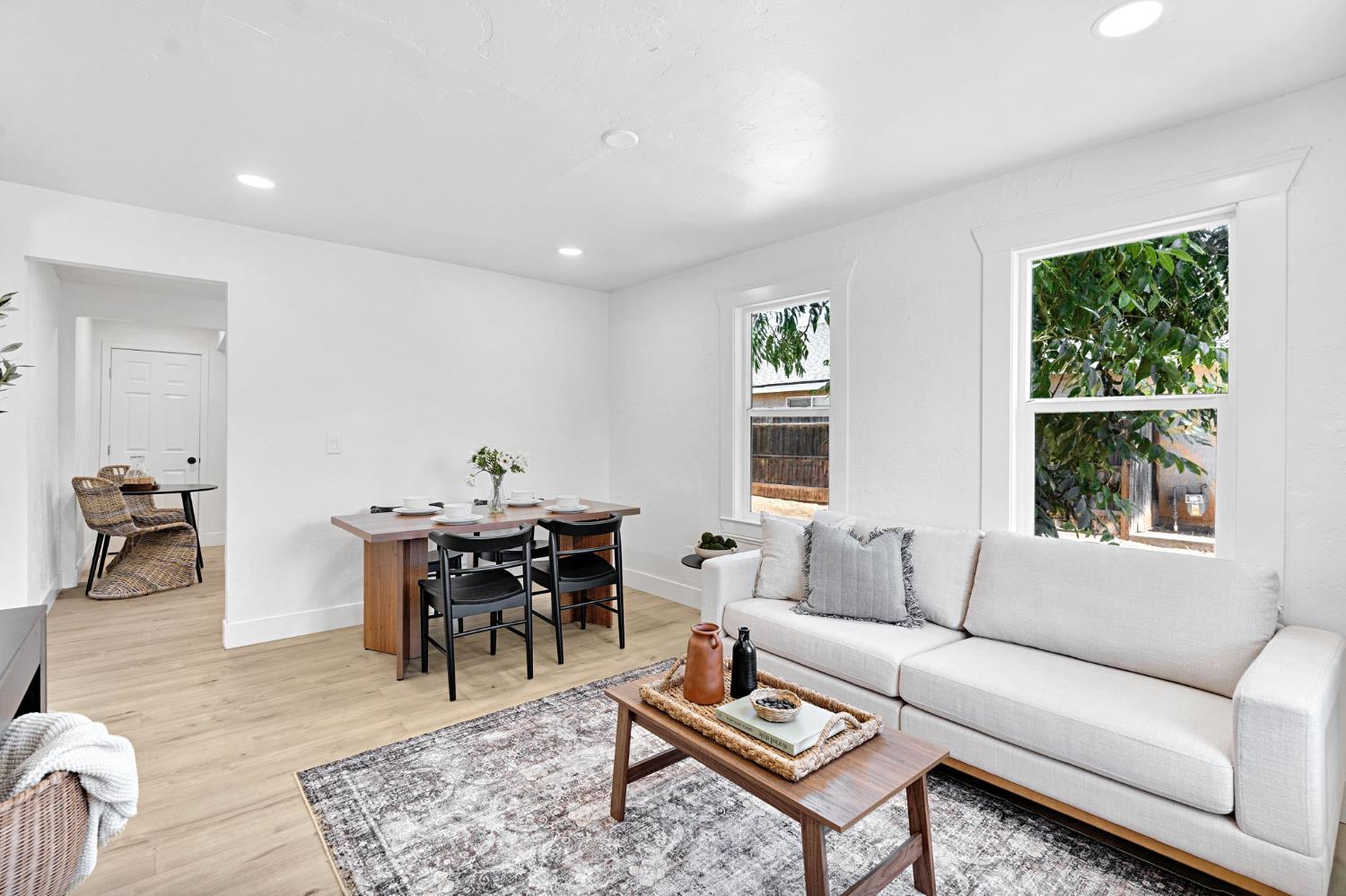 330 W Beechwood Ave, Pinedale, CA 93650
