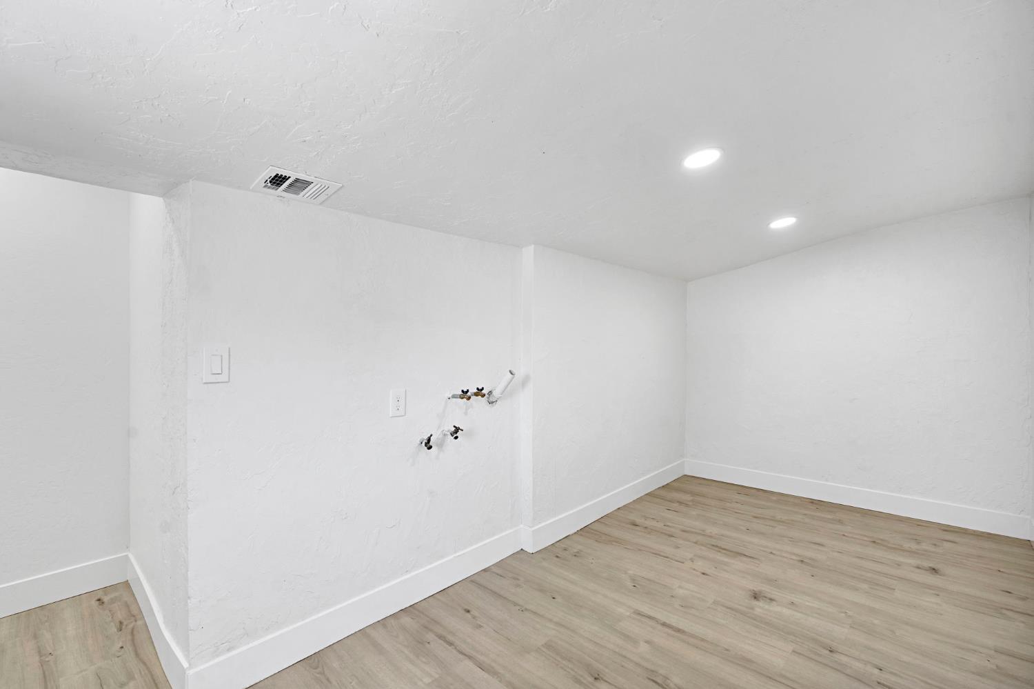330 W Beechwood Ave, Pinedale, CA 93650