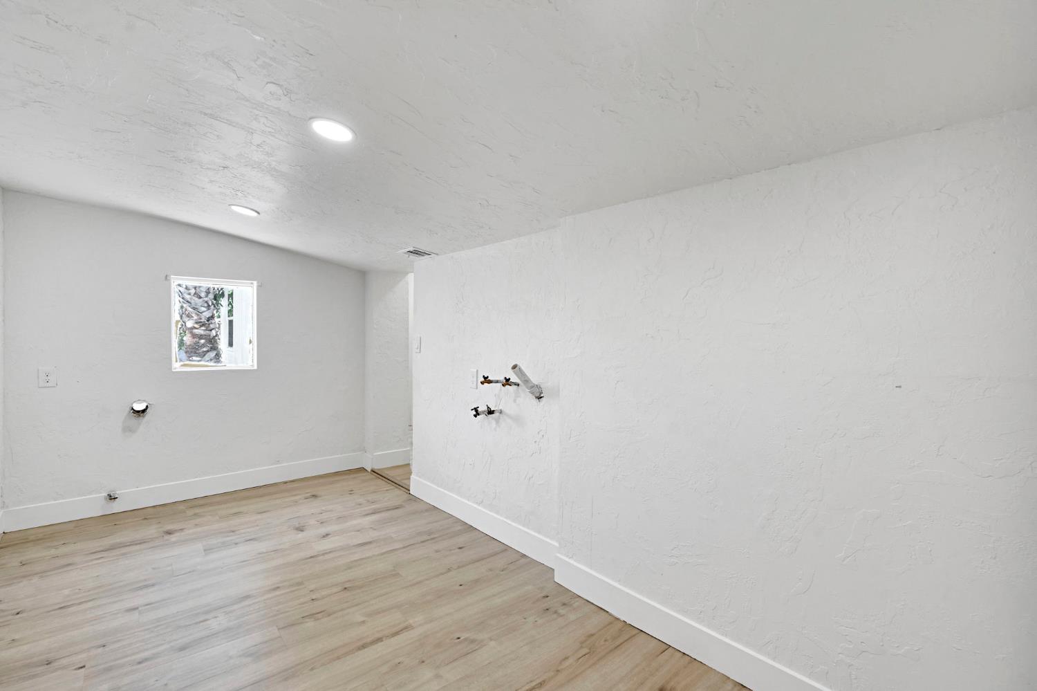 330 W Beechwood Ave, Pinedale, CA 93650