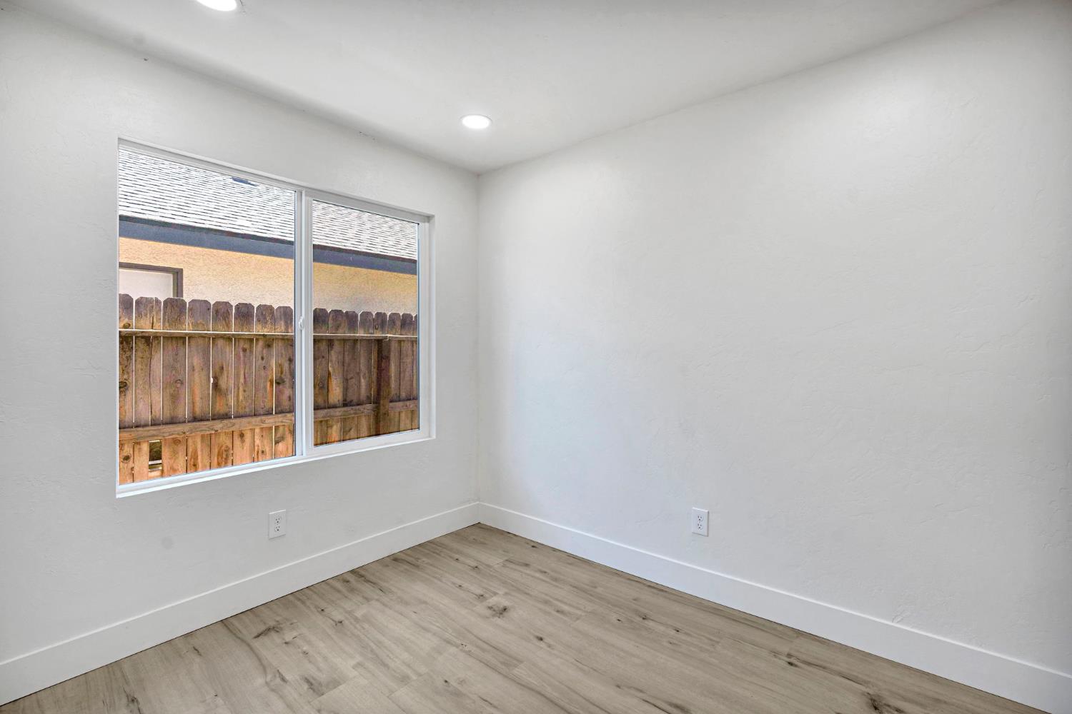 330 W Beechwood Ave, Pinedale, CA 93650