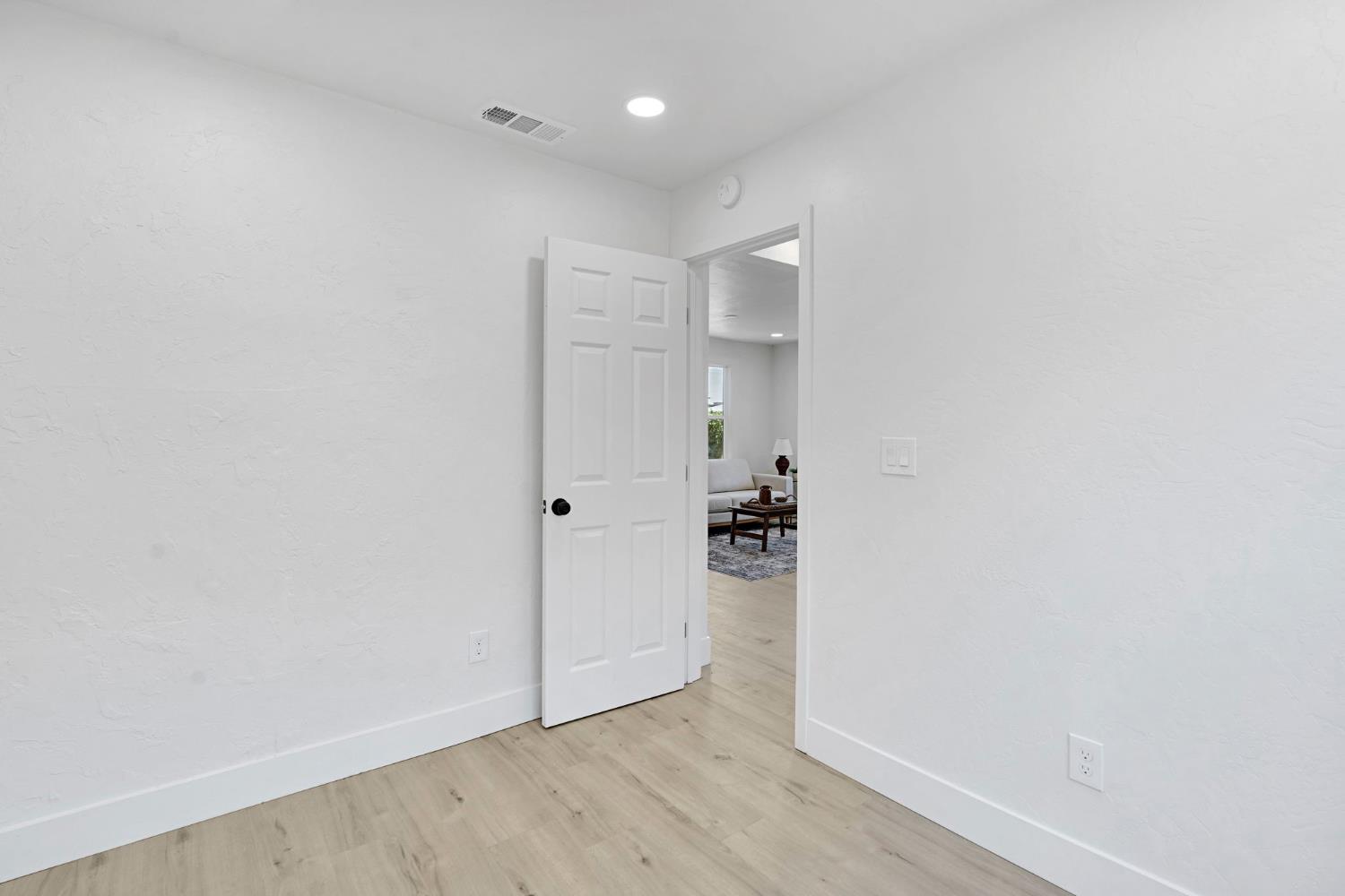 330 W Beechwood Ave, Pinedale, CA 93650