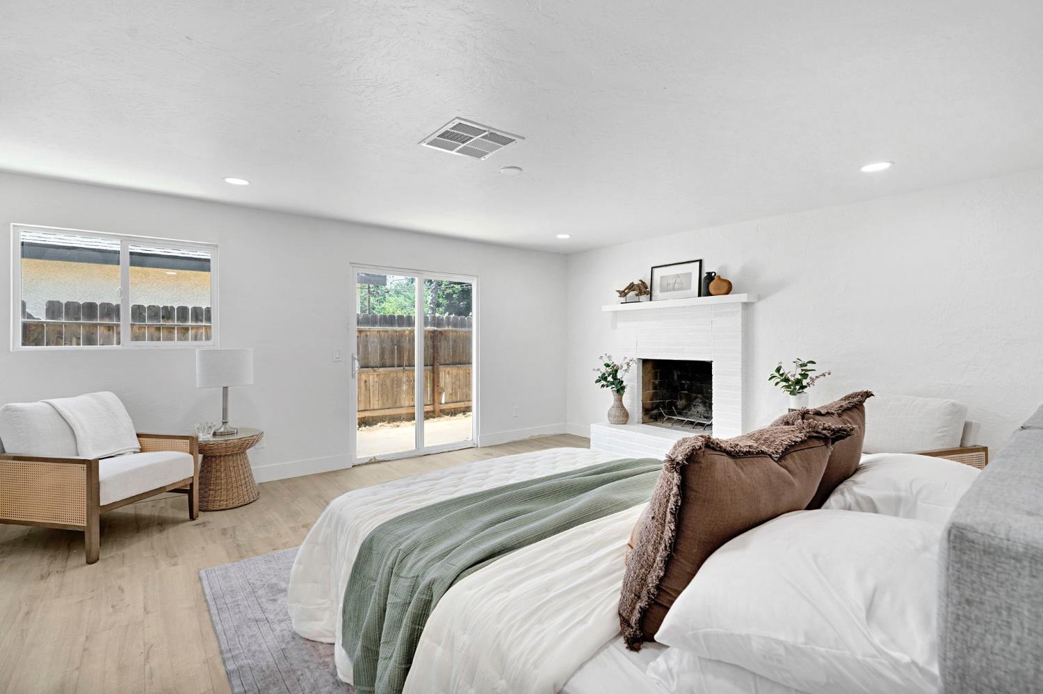 330 W Beechwood Ave, Pinedale, CA 93650