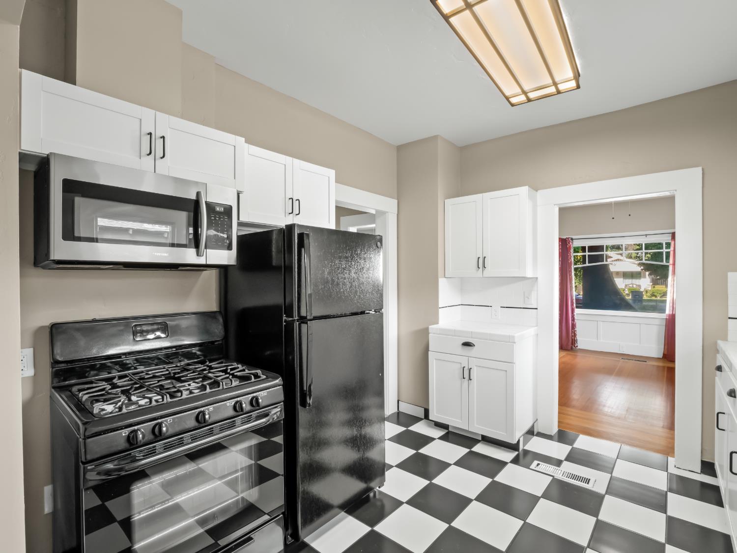 801 N Safford Ave, Fresno, CA 93728