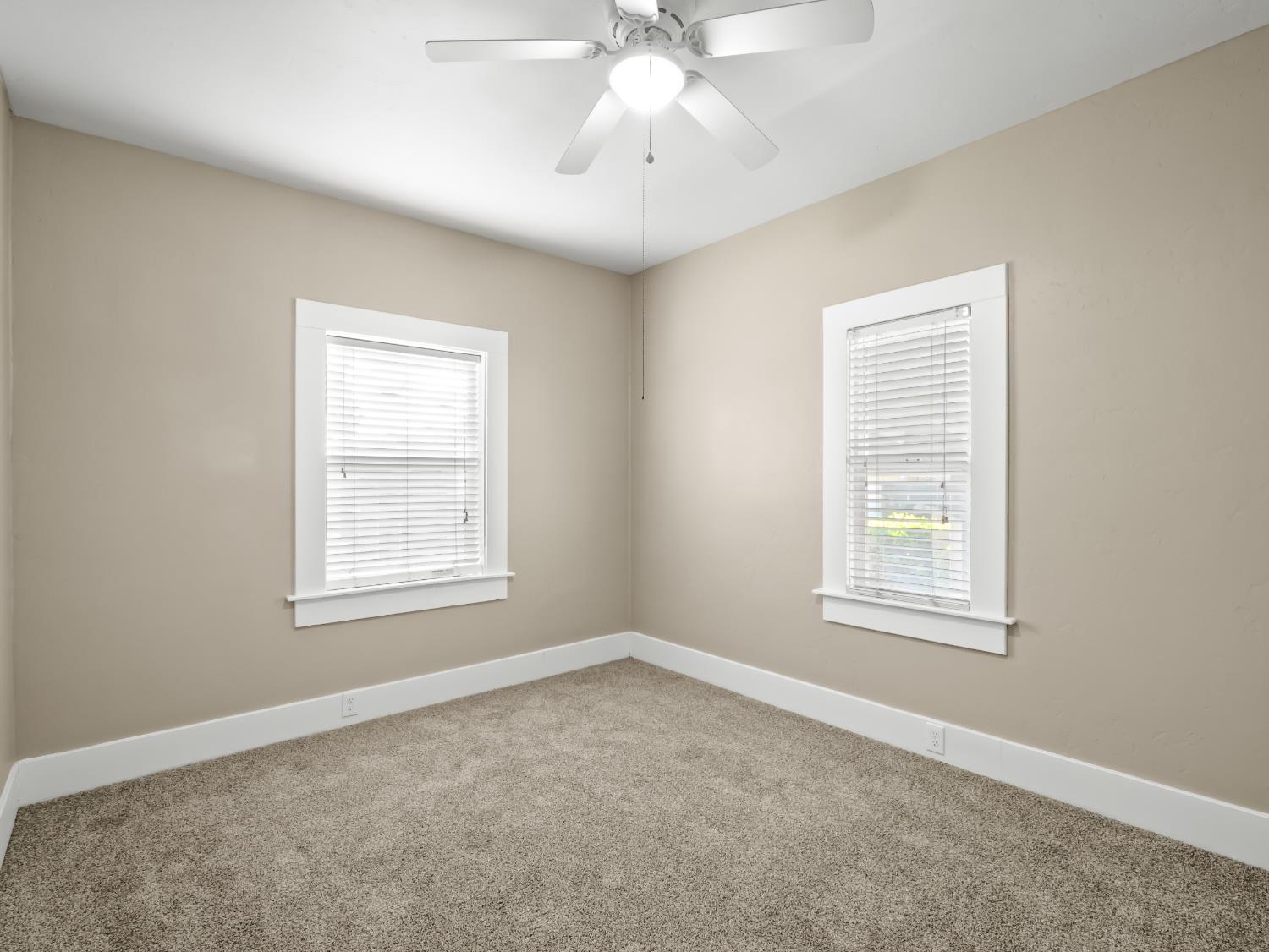 801 N Safford Ave, Fresno, CA 93728
