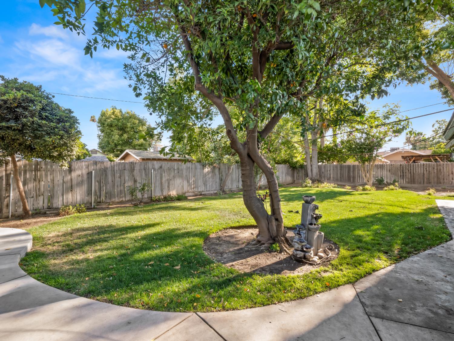 801 N Safford Ave, Fresno, CA 93728