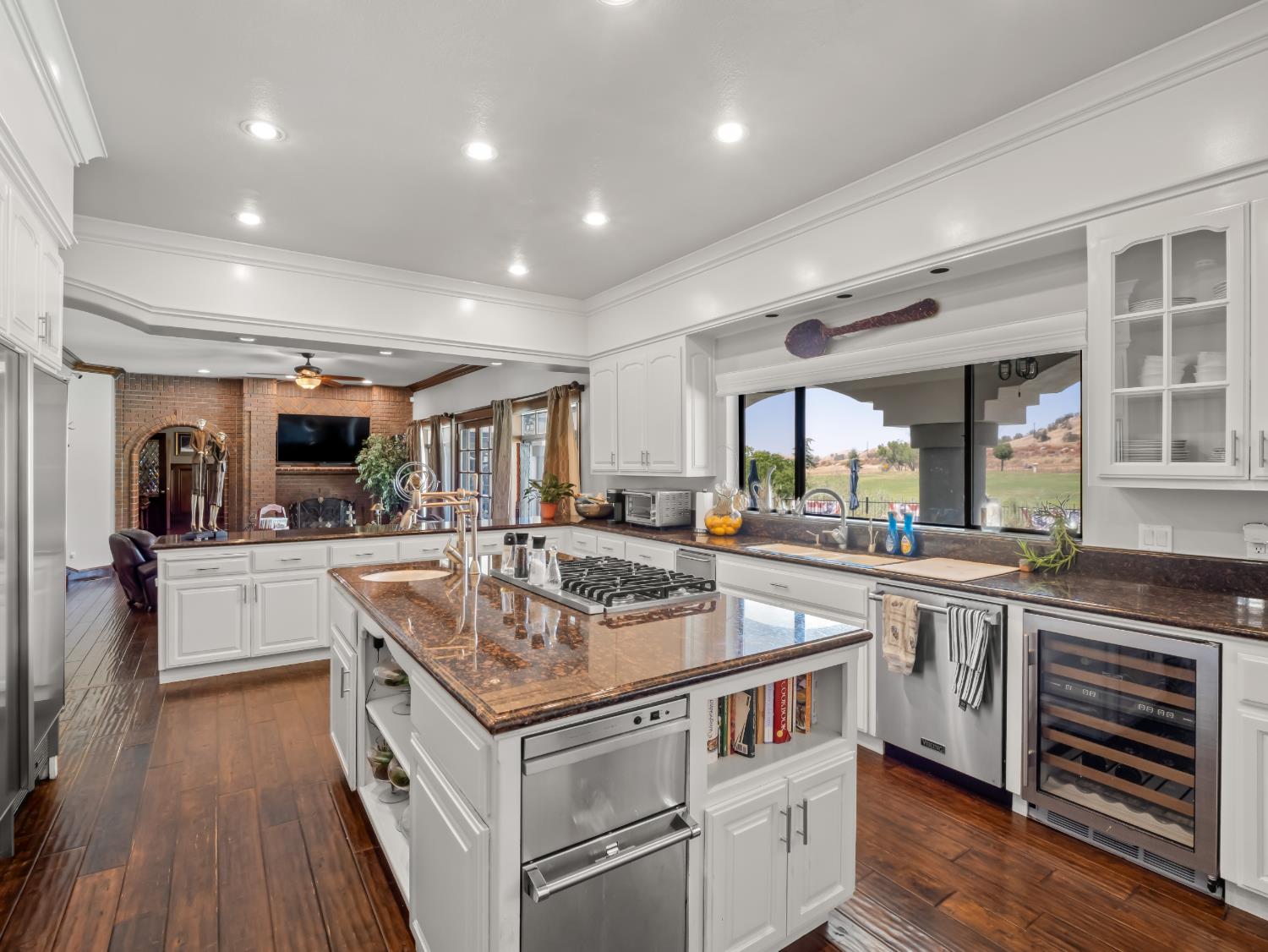21700 Westmere Ln, Friant, CA 93626