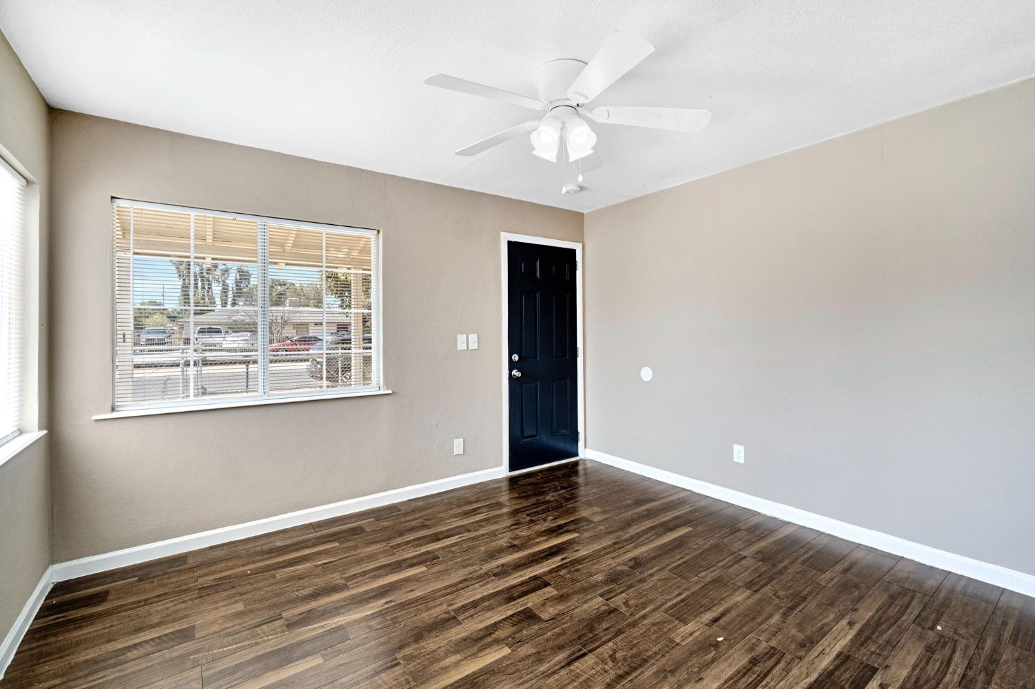 4423 E Floradora Ave, Fresno, CA 93703