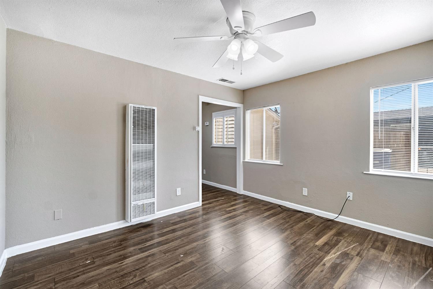 4423 E Floradora Ave, Fresno, CA 93703