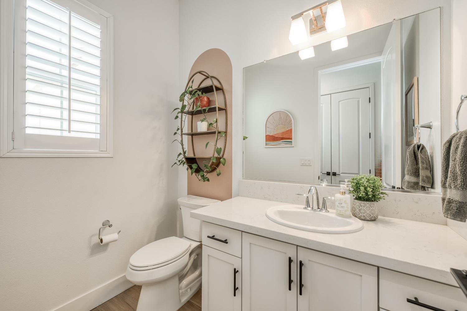 948 Beaver Pond, Madera, CA 93636