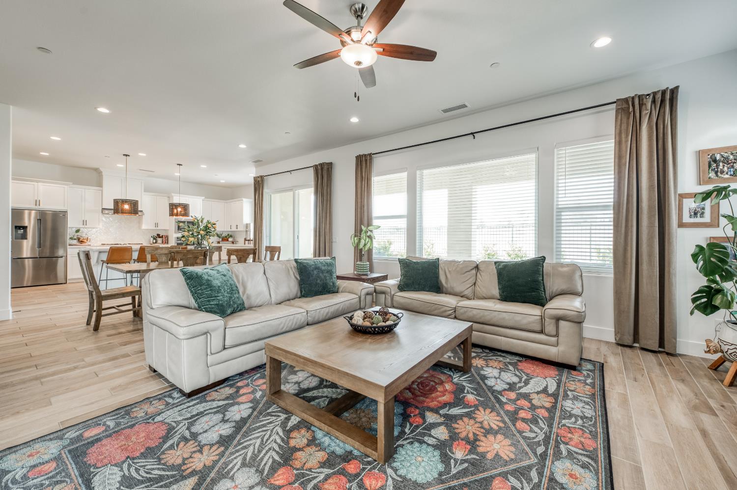 948 Beaver Pond, Madera, CA 93636
