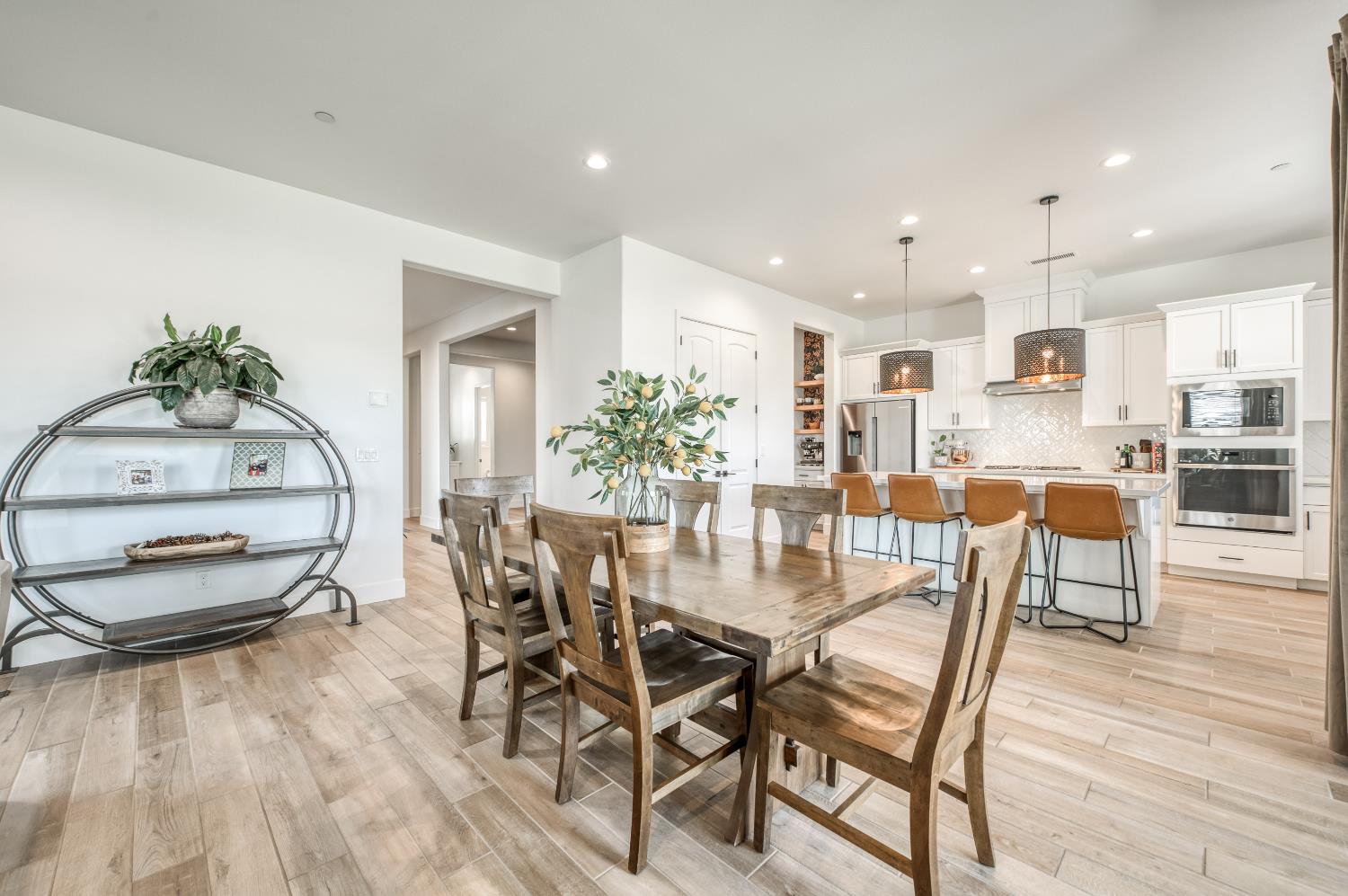 948 Beaver Pond, Madera, CA 93636